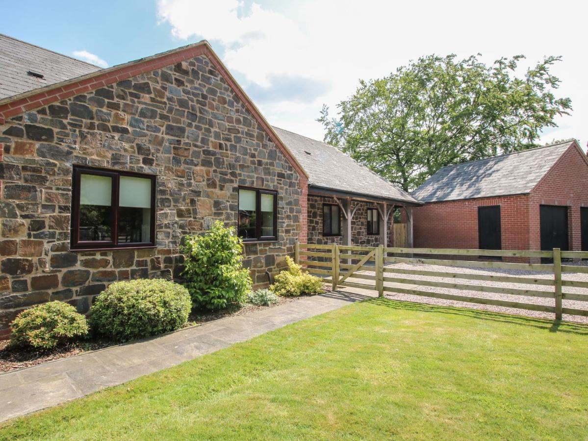 The Marshes Welshpool Exterior foto